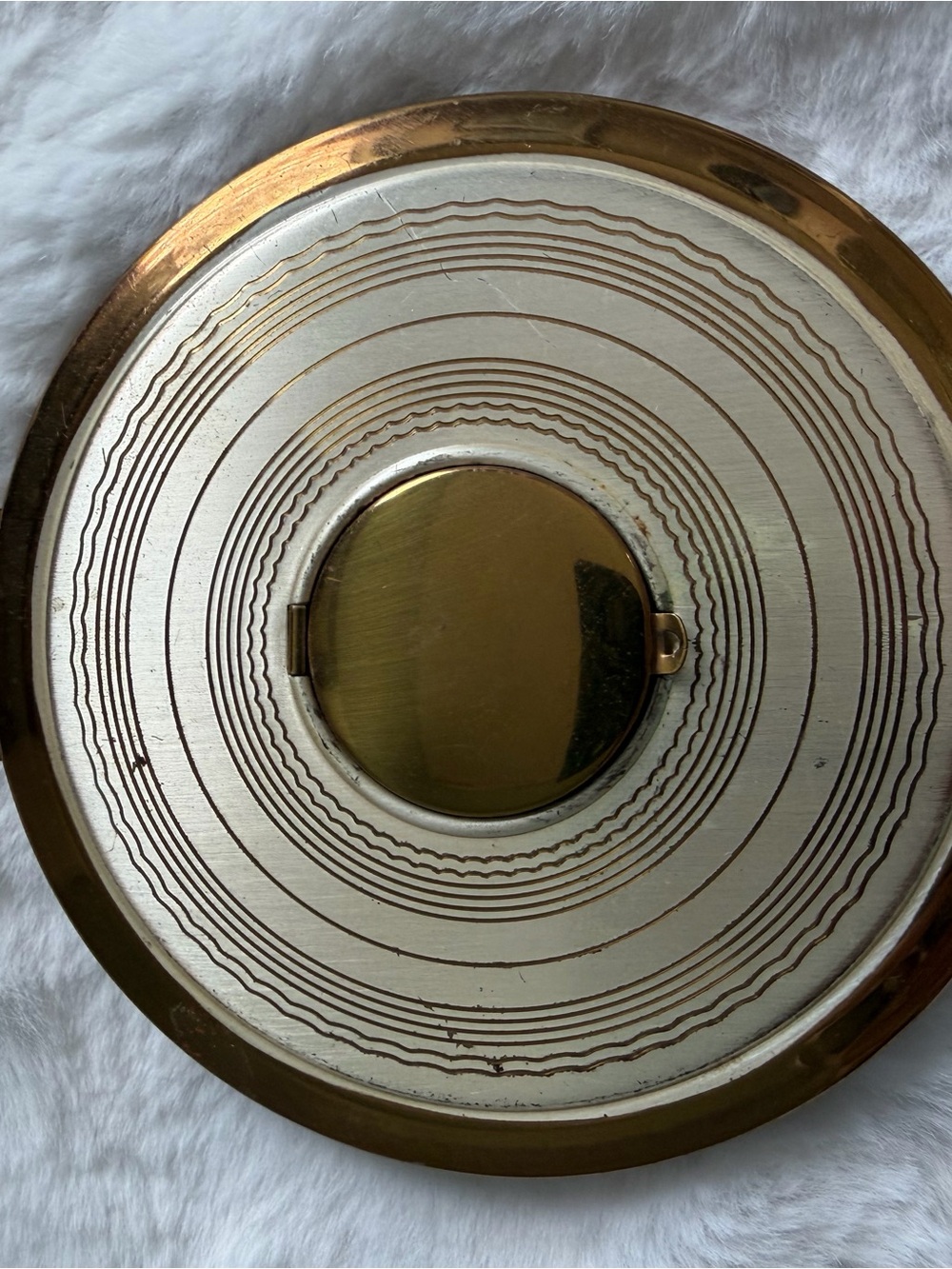 Vintage compact Circa 1940s